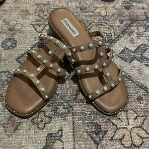 STEVE MADDEN LYNKY CAGED PEARL STUDDED SANDALS